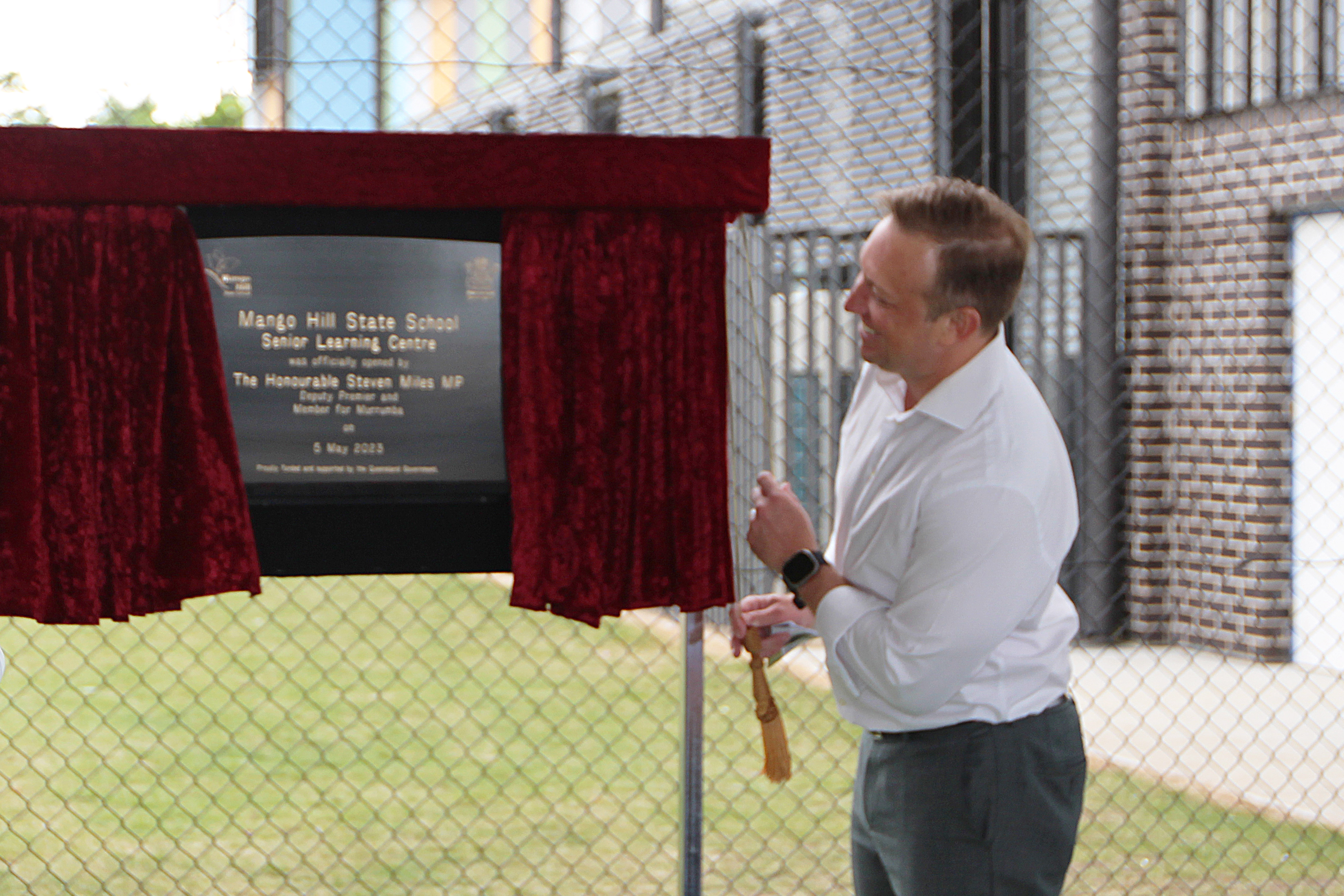 Deputy Premier the Honorable Steven Miles MP, Unveiling the plague at the opening of the new Mango Hill State School Construction Project